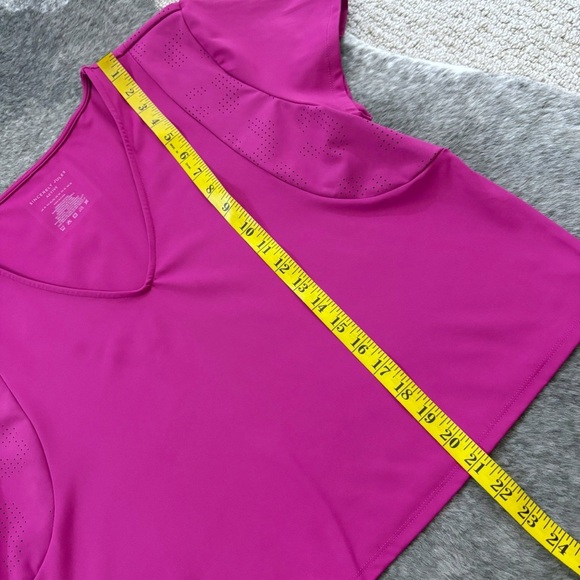 Sincerely Jules Active Crop Tee - Picture 8 of 9